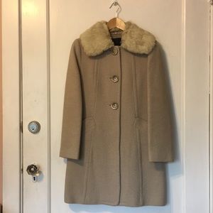 84% wool Coat Size 40, Rabbit fur collar